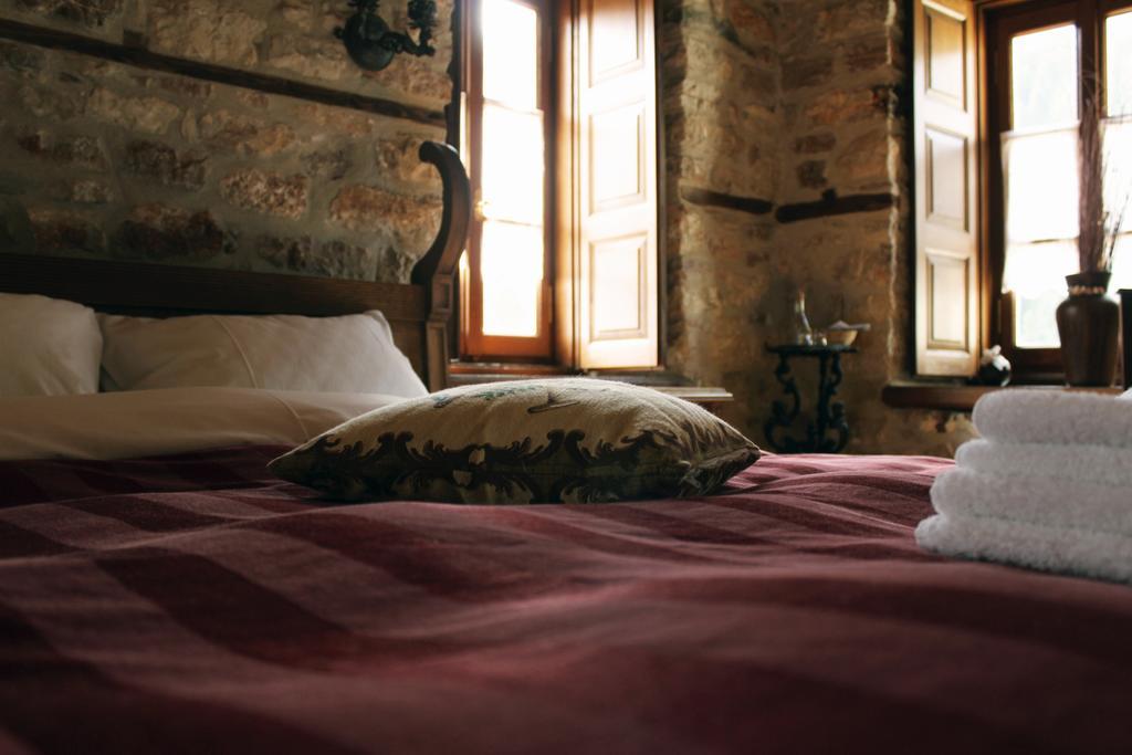 Old Inn Gorianadhes Экстерьер фото
