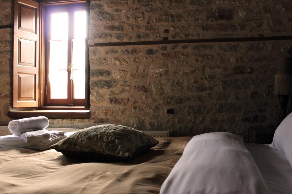 Old Inn Gorianadhes Экстерьер фото